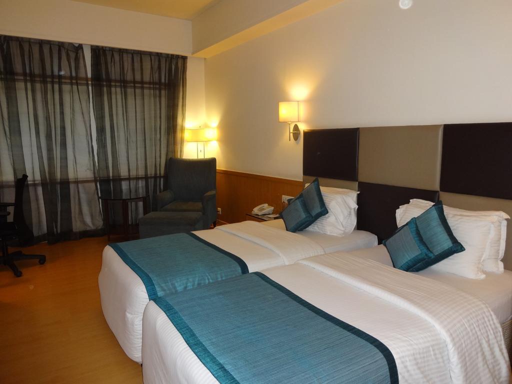 Minerva Grand Banjara Hotell Hyderabad Exteriör bild